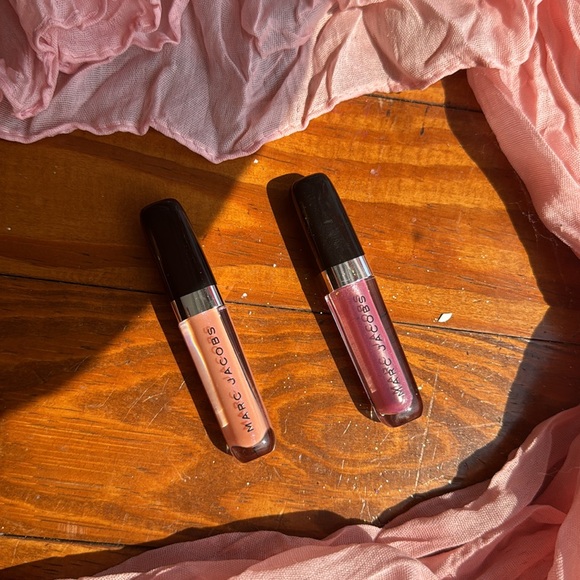 MARC JACOBS BEAUTY ENAMORED HI-SHINE LIP LACQUER
LIPGLOSS 338 WANT ME? - Picture 7 of 9